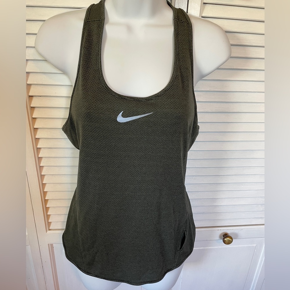 Nike Women's Dri-Fit Tank Size Medium